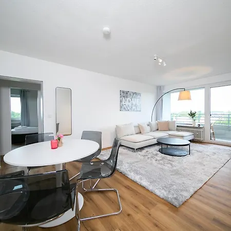 شقة 120 Sqm - 2 Bedrooms - Balcony - Kitchen