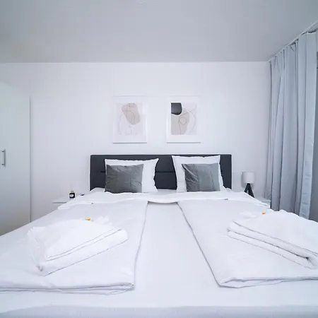 120 Sqm - 2 Bedrooms - Balcony - Kitchen شقة