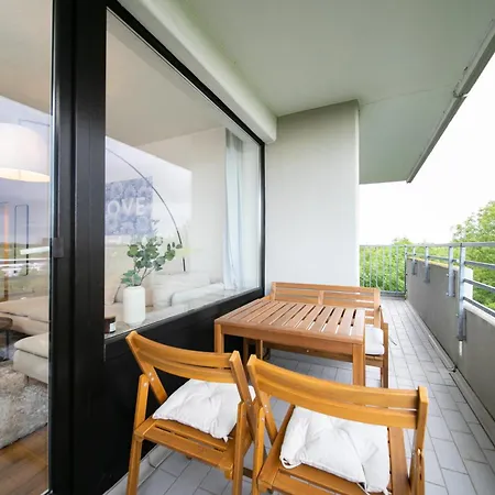 شقة 120 Sqm - 2 Bedrooms - Balcony - Kitchen