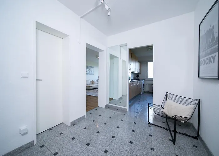 Lejlighed 120 Sqm - 2 Bedrooms - Balcony - Kitchen