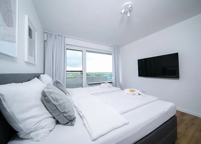 120 Sqm - 2 Bedrooms - Balcony - Kitchen Lejlighed *