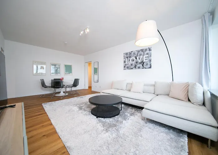 120 Sqm - 2 Bedrooms - Balcony - Kitchen Lejlighed *