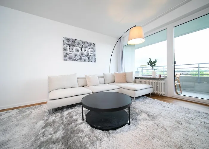 120 Sqm - 2 Bedrooms - Balcony - Kitchen Lejlighed Neuss