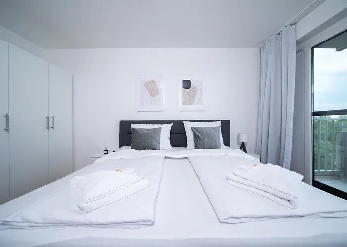 120 Sqm - 2 Bedrooms - Balcony - Kitchen Lejlighed