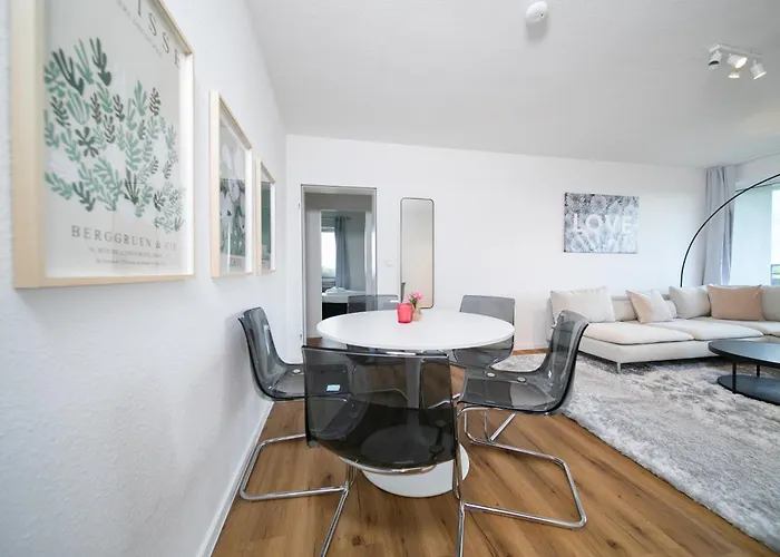 Lejlighed 120 Sqm - 2 Bedrooms - Balcony - Kitchen Neuss